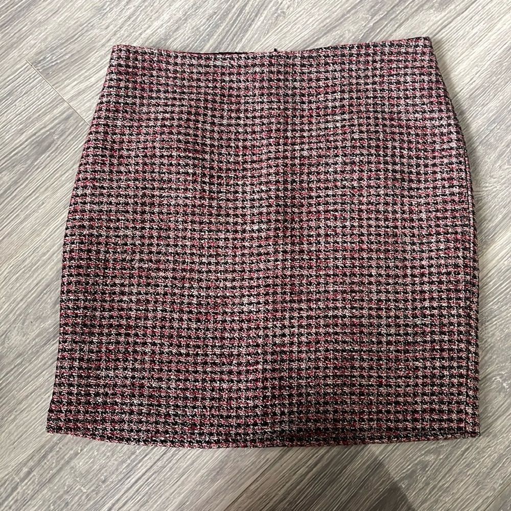 White House Black Market tweed skirt with silver thread